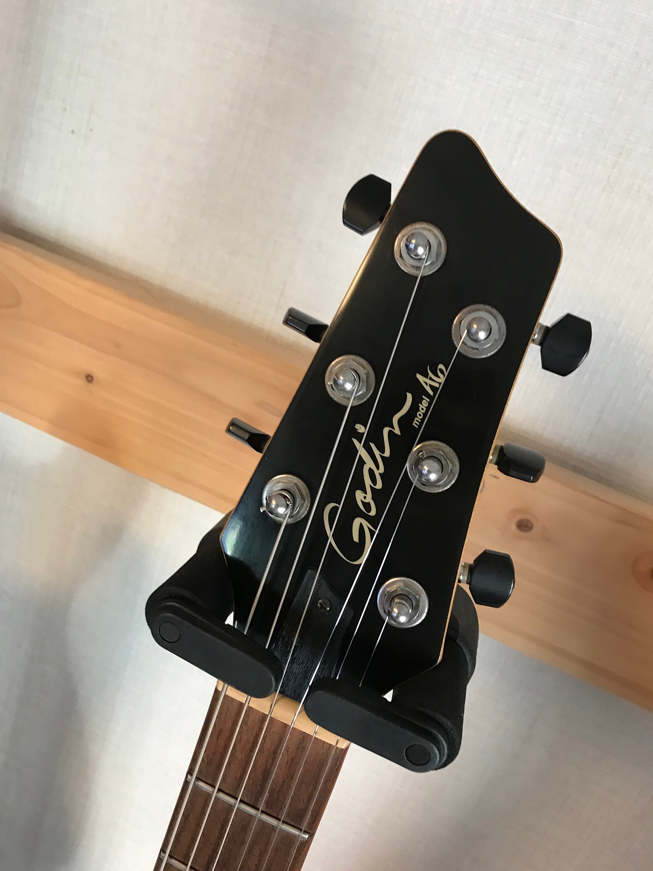 GODIN A6 精悍なブラックフィニッシュがかっこいいゴダンのエレアコ！ダブルチェンバーボディならではの心地良い鳴りとサウンドが魅力です！ -  ギター買取 東京 - ギターのじゃべらぼう