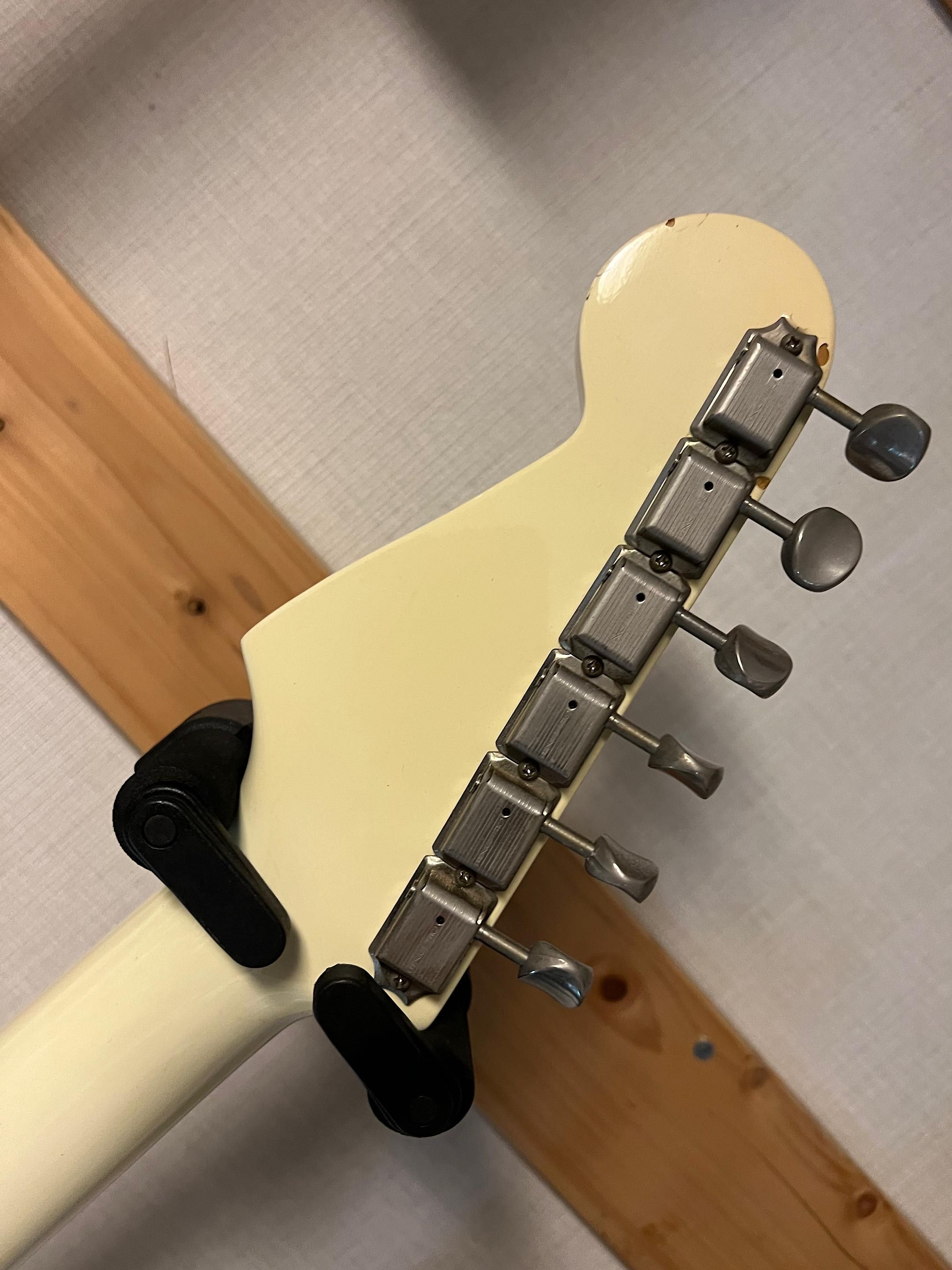 FERNANDES FST-70T/H 80年代前半製で、なかなか珍しい FERNANDES FST-70T/H 80年代前半製で、なかなか珍しい