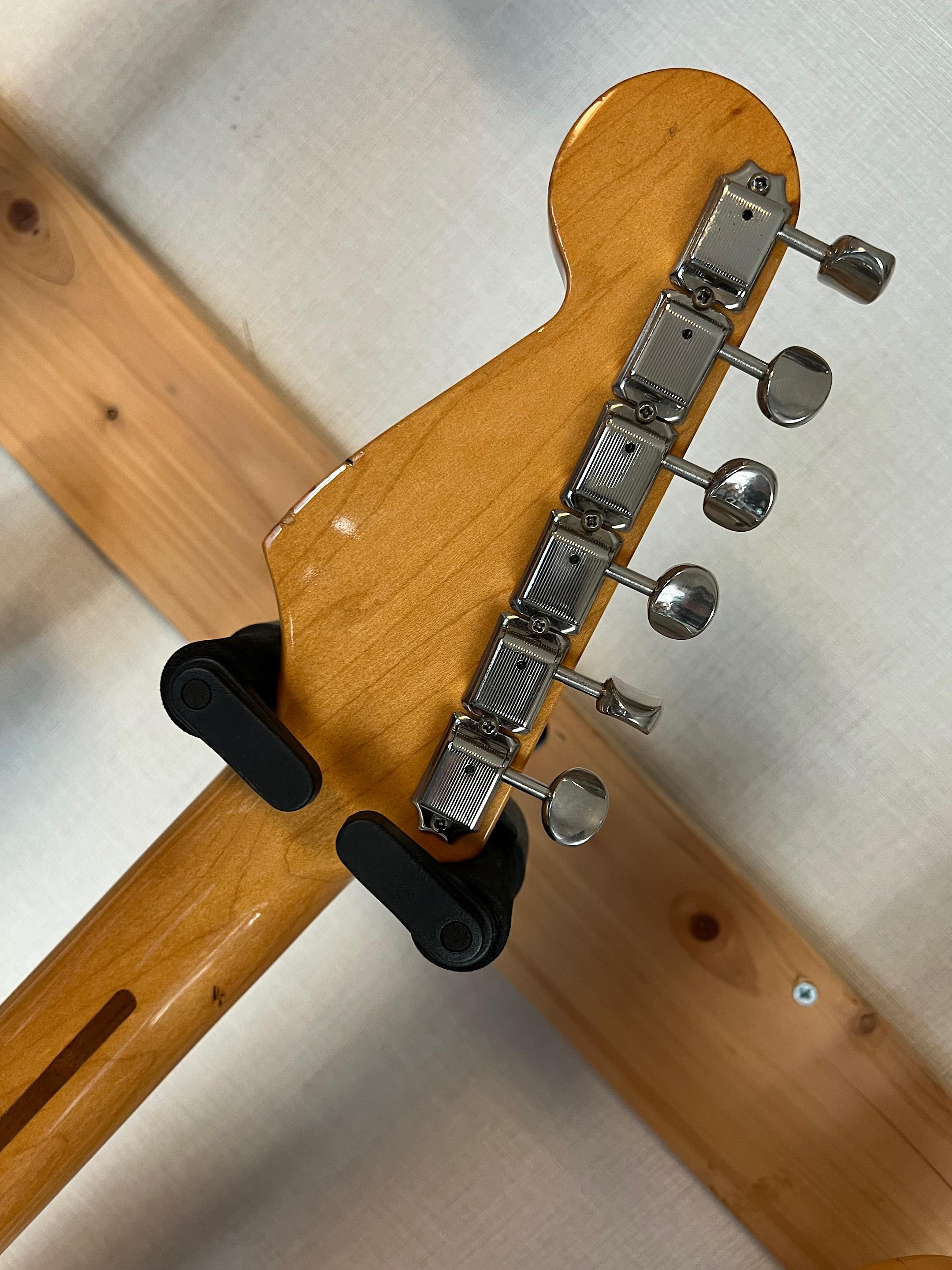 FENDER USA AMERIVAN VINTAGE 57 STRATOCASTER 94年製のアメリカン