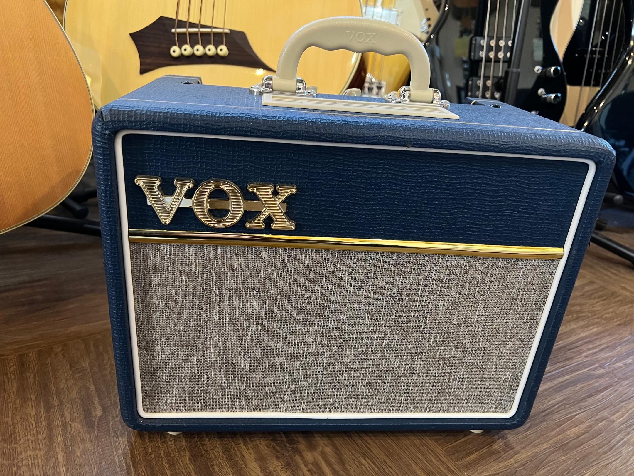 VOX AC4C1 MINI クラシックで可愛いデザイン／カラーのVOXの小型 ...