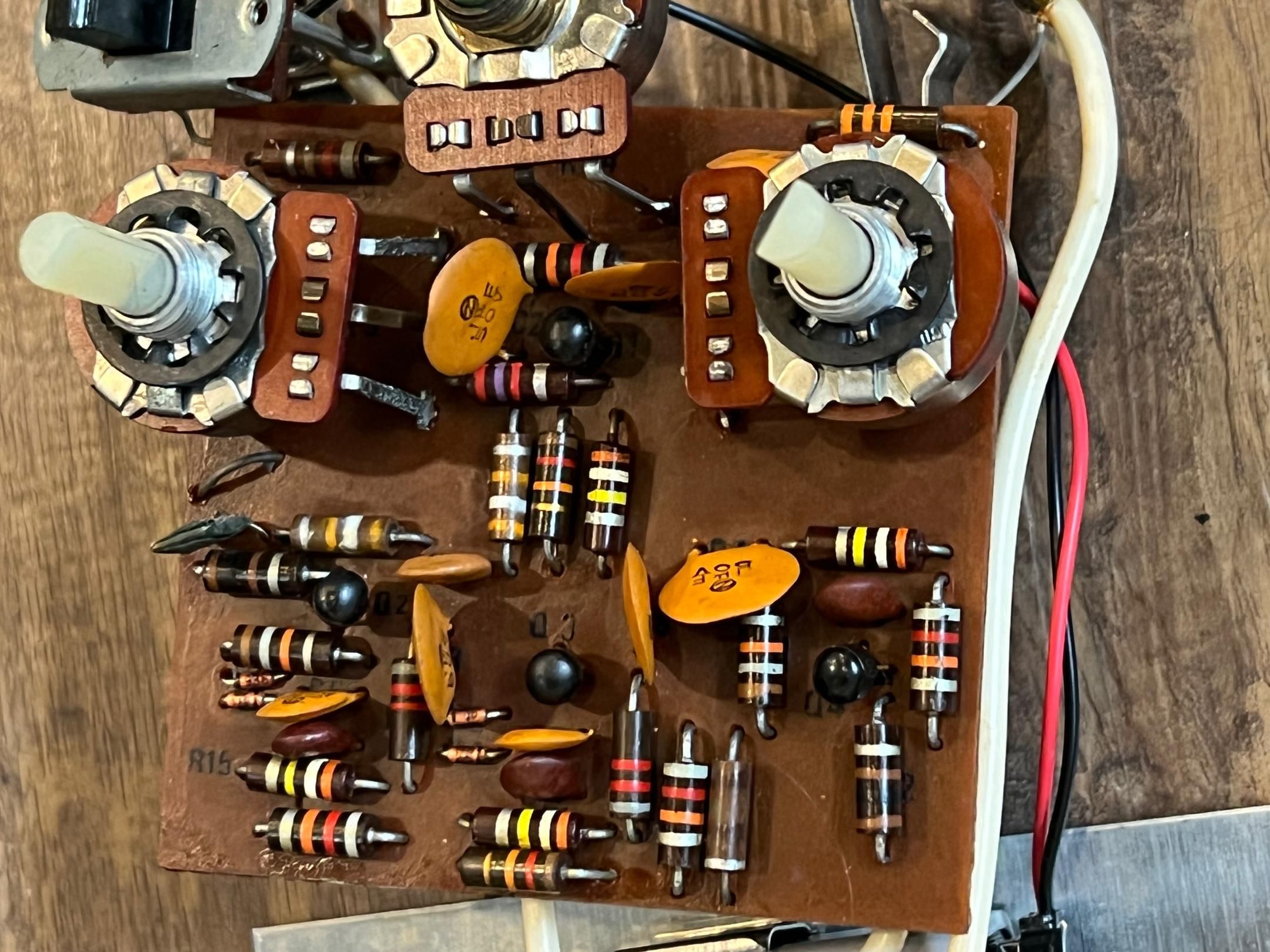 ELECTRO-HARMONIX BIG MUFF TRIANGLE 通称トライアングルと