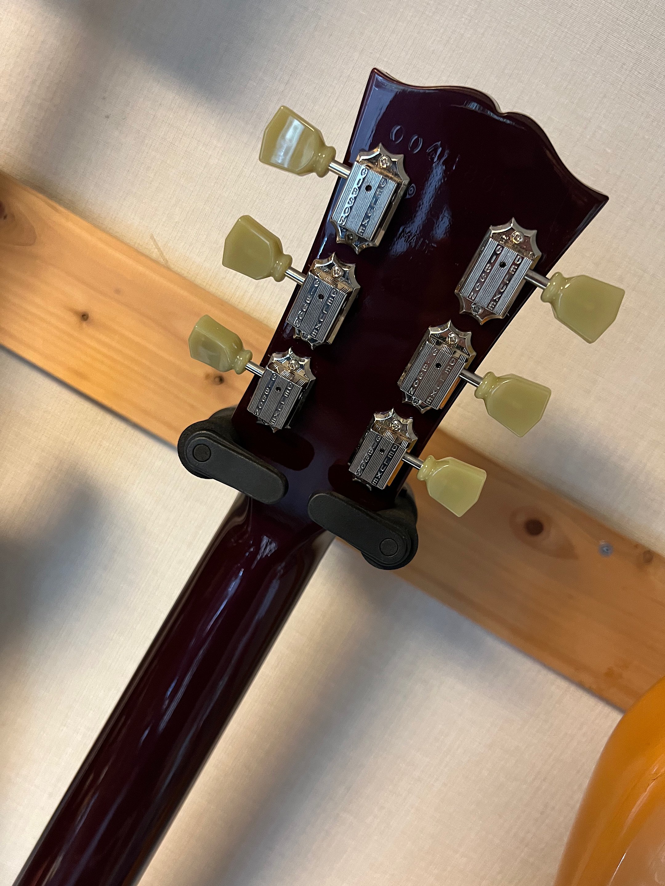 GIBSON ROBOT LESPAUL MOD パープルメタリックのロボットチューナー付きレスポールを通常のレスポールにMODしたものです！ -  ギター買取 東京 - ギターのじゃべらぼう