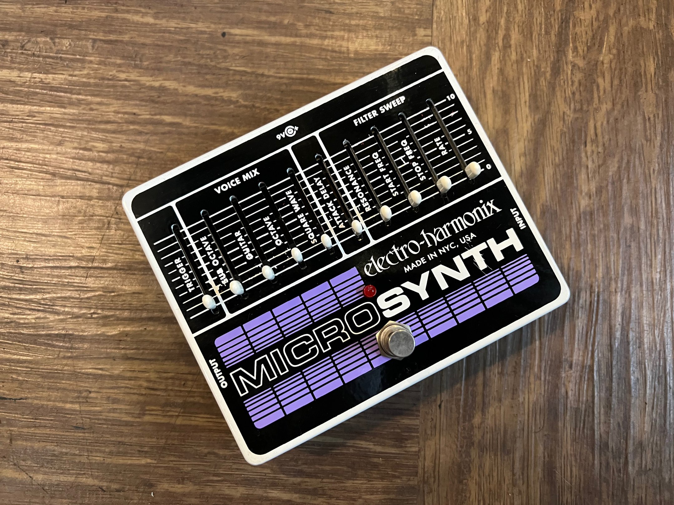 ELECTRO-HARMONIX MICRO SYNTHESIZER MOOGに代表されるアナログシンセ