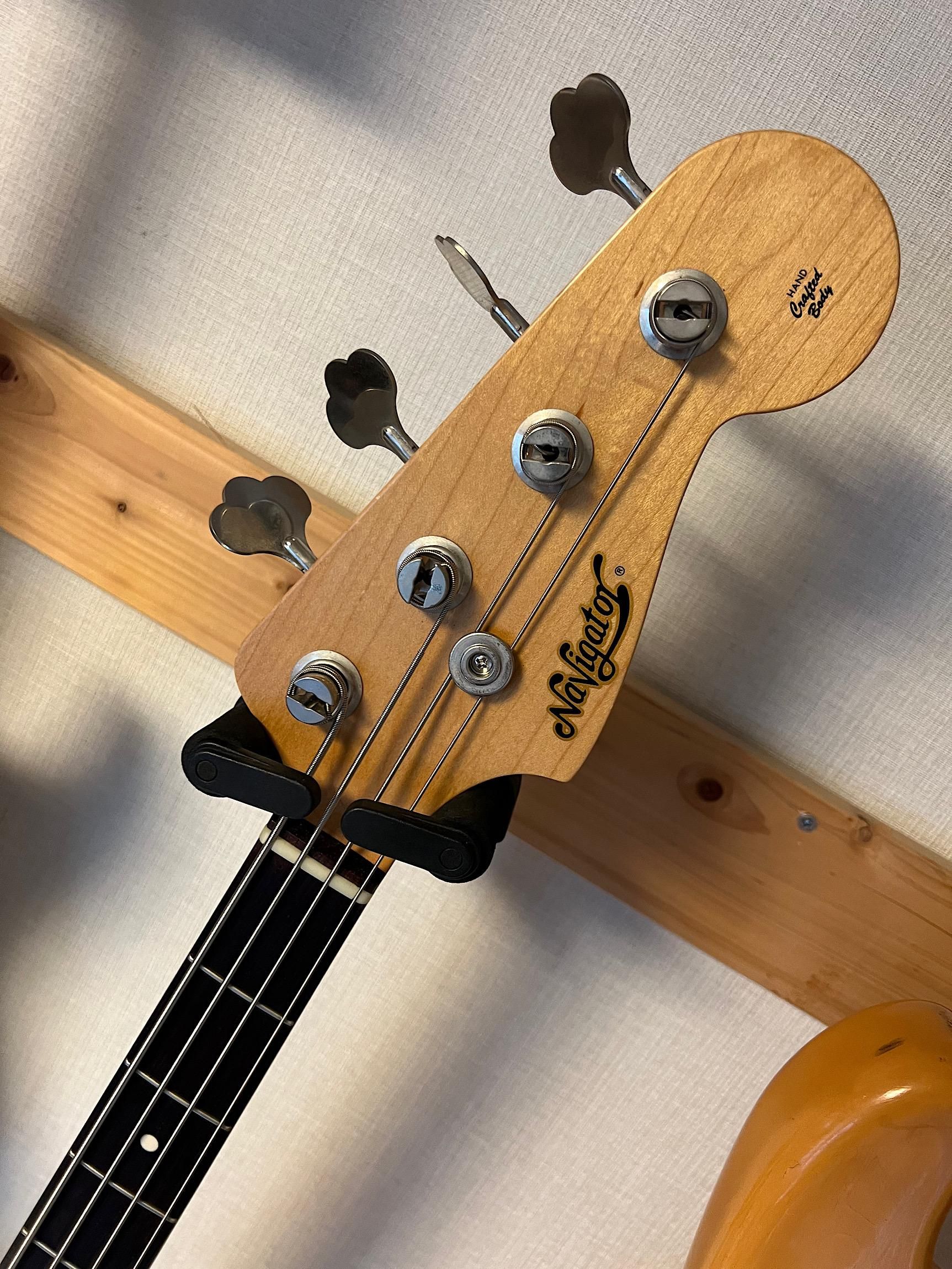 NAVIGATOR N-JB-ALR ESPのヴィンテージライン、ナビゲーターの上