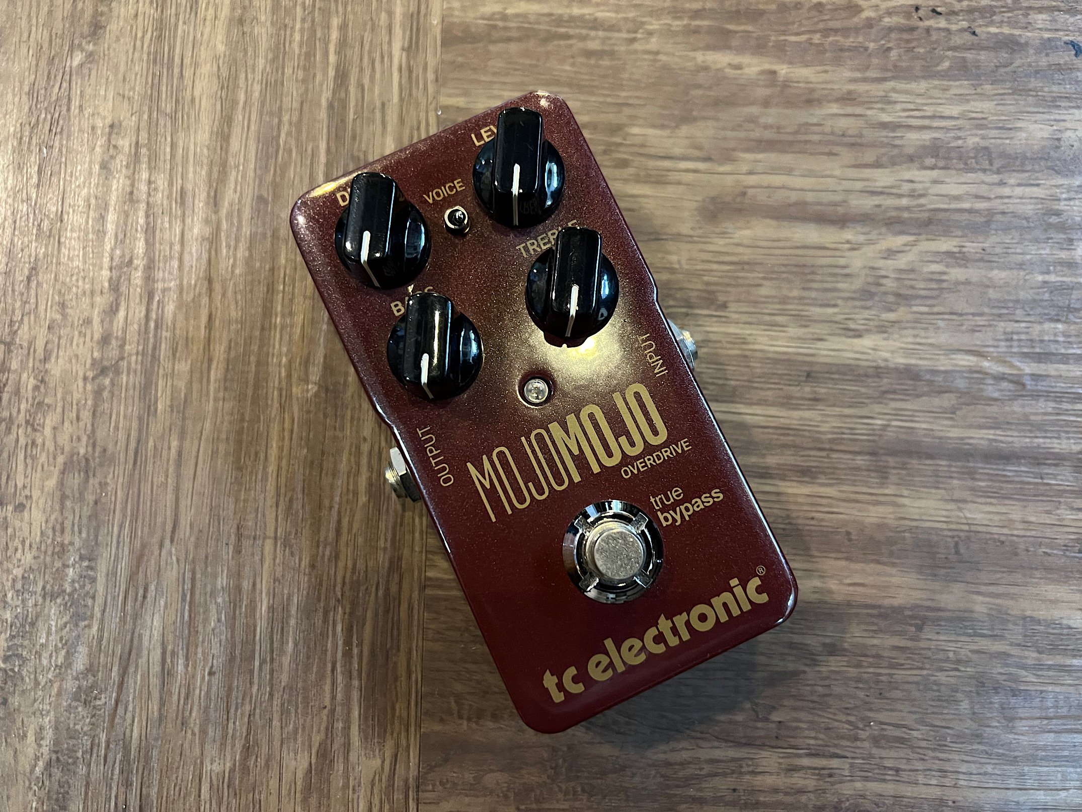 TC ELECTRONIC MOJOMOJO OVERDRIVE TCでは珍しいアナログ回路の