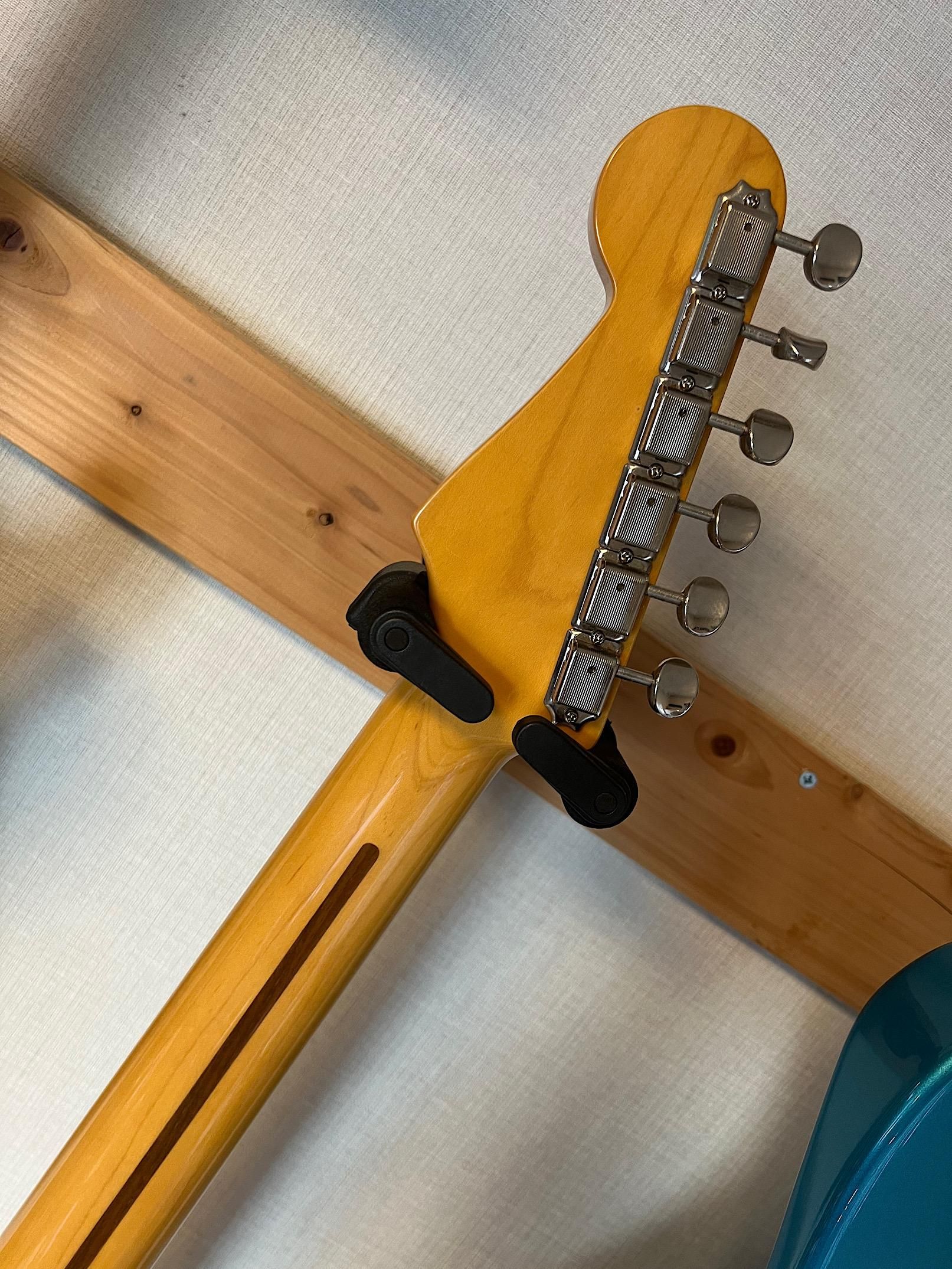 FENDER J ST57 オリンピックホワイトの57年仕様のストラトキャスター