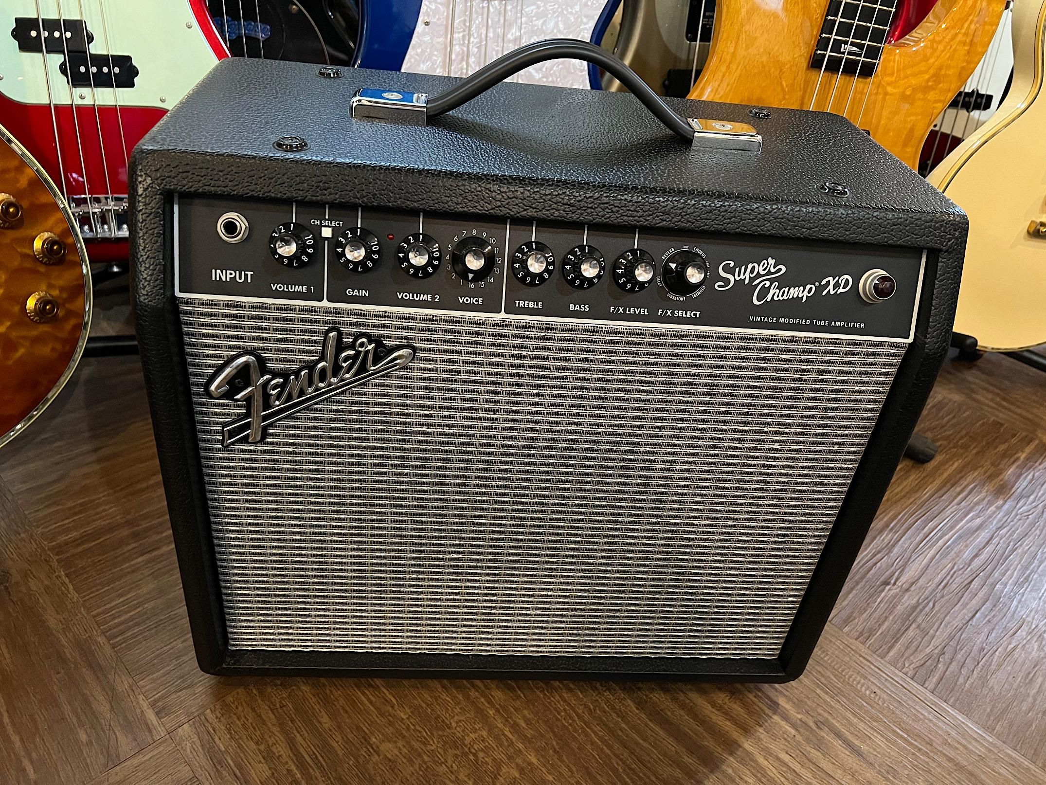 フェンダー Fender Vibro Champ XD Guitar Amplifier フェンダー ギターアンプ - 楽器、器材