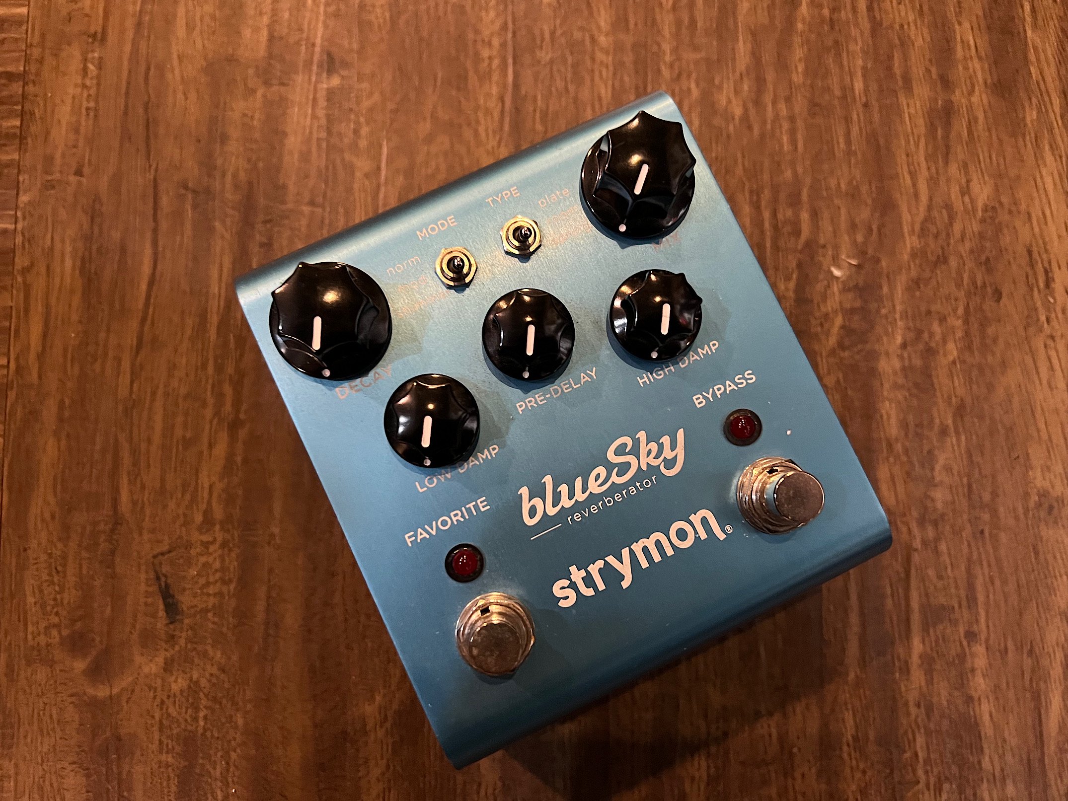 STRYMON BLUESKY 言わずと知れたストライモンの名作リバーブです！ - ギター買取 東京 - ギターのじゃべらぼう