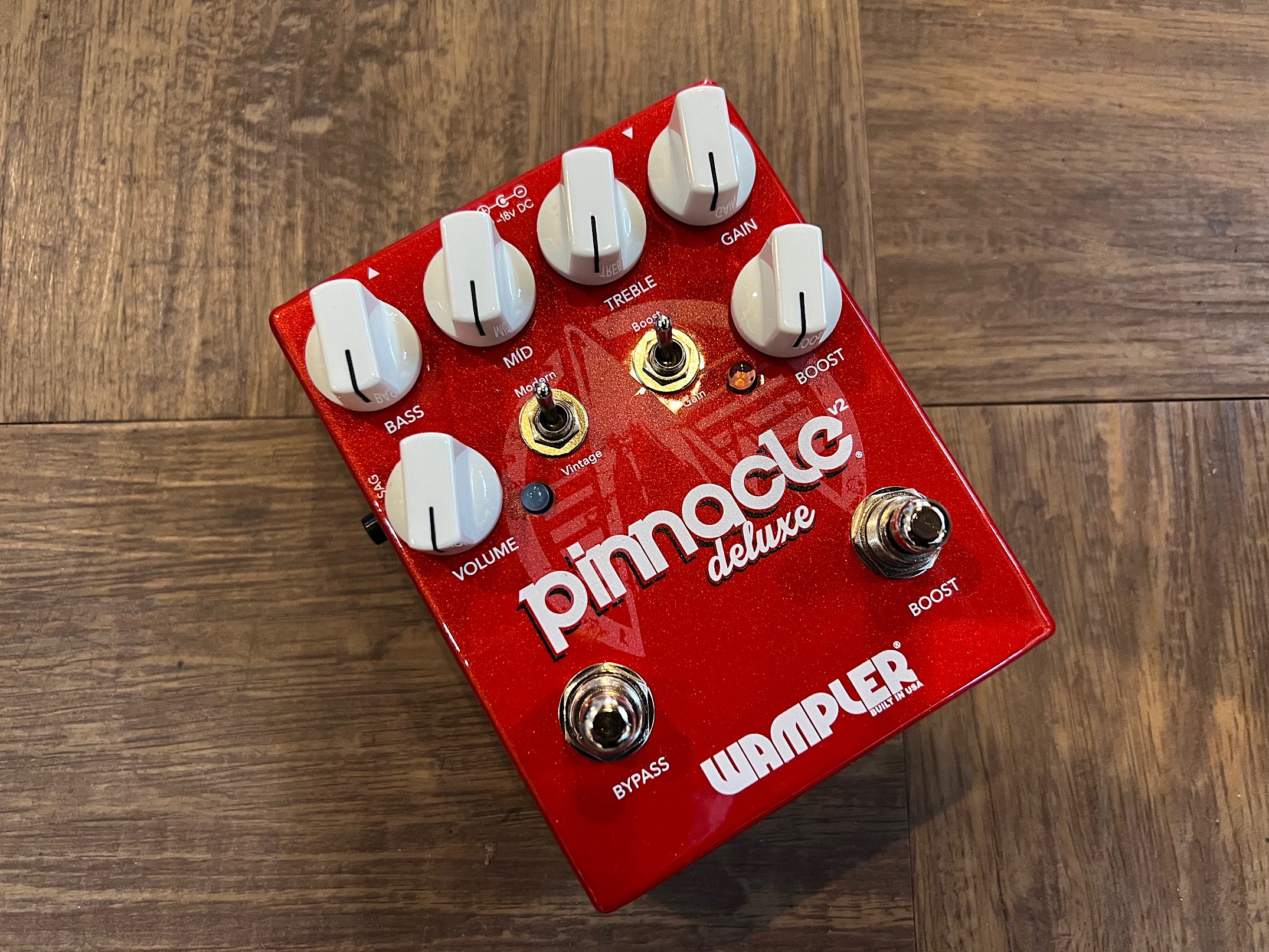 WAMPLER PEDALS PINNACLE DELUXE V2  EVHブラウンサウンドをペダルで再現するワンプラーピナクルディストーションのVer2！ほぼ未使用です！ - ギター買取 東京 - ギターのじゃべらぼう