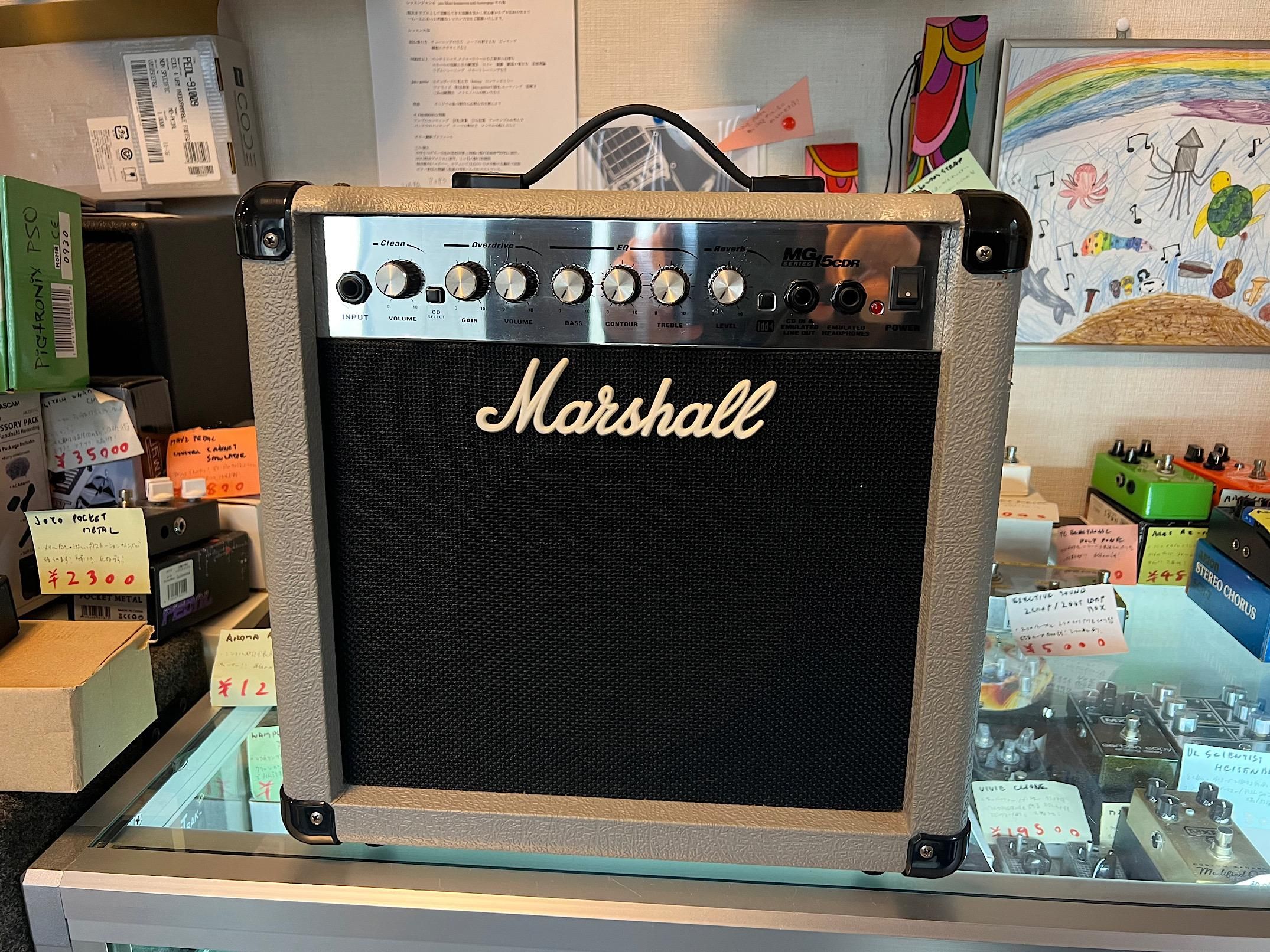 MARSHALL MG15CDR SILVER 定番マーシャルアンプの限定シルバーVerです