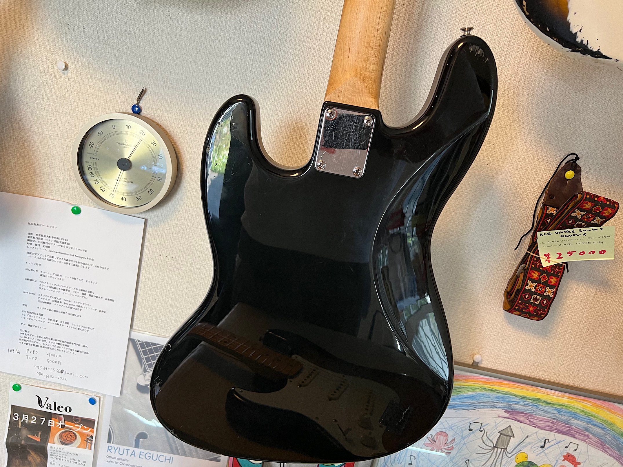 FRETLESS BASS メーカー不明の格安なフレットレスベースです！ - ギター買取 東京 - ギターのじゃべらぼう