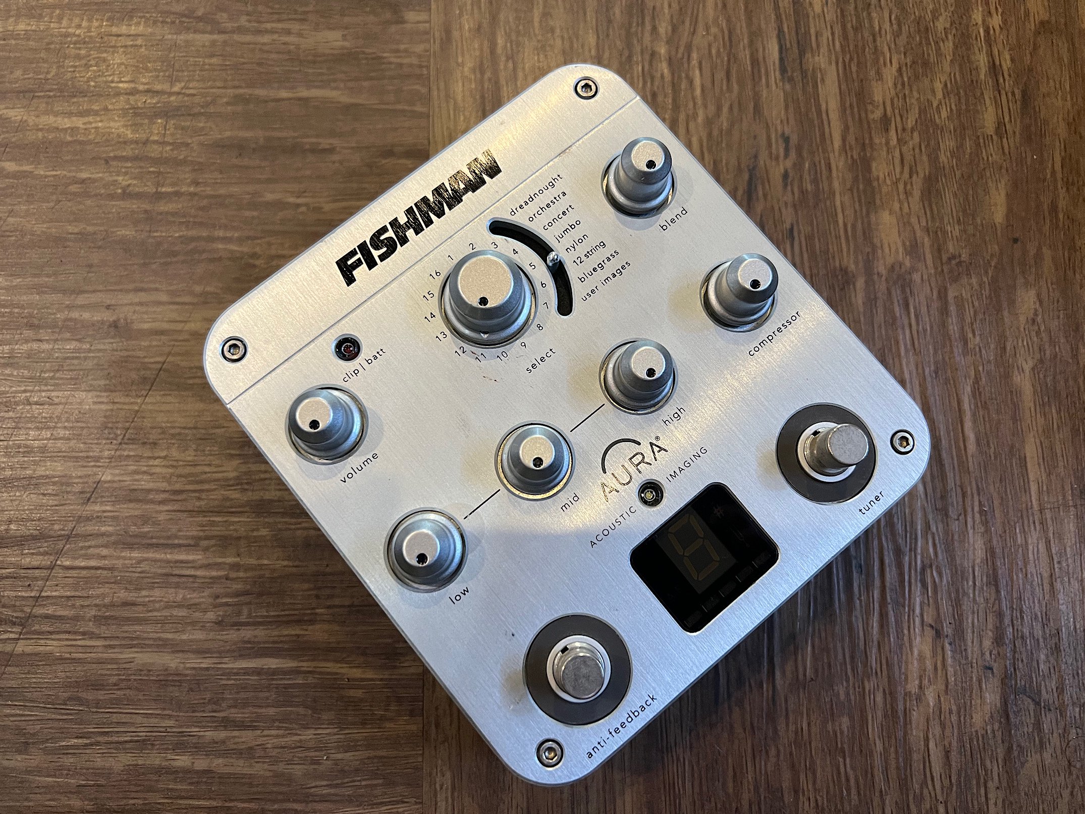 FISHMAN AURA SPECTRUM DI アコースティックギター用DI