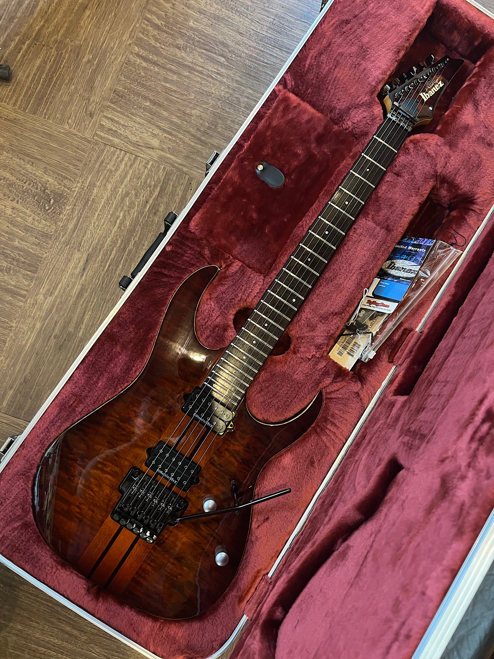 IBANEZ RGT320Q 05年製、ジャパンメイドのプレステージRGのスルー