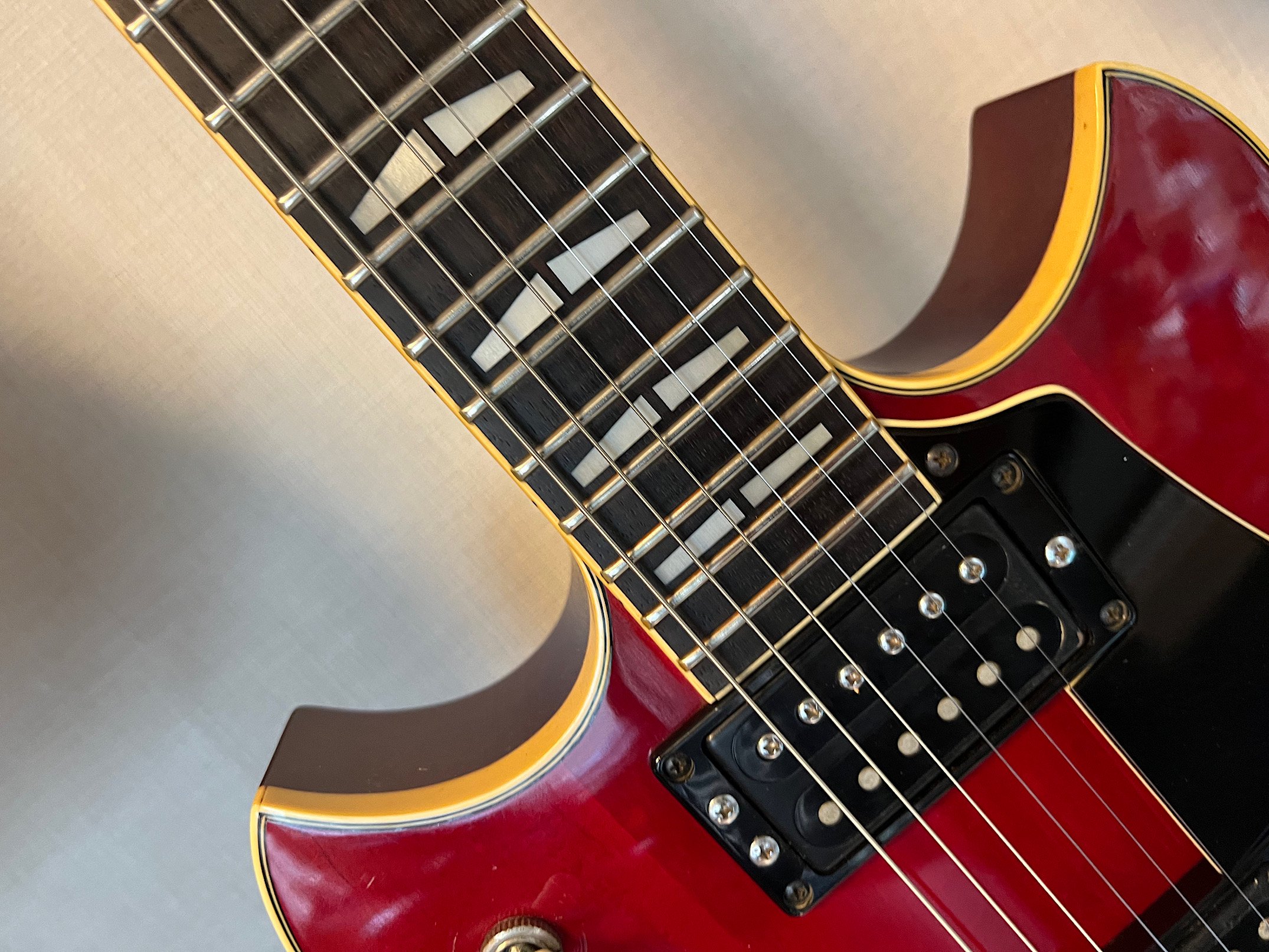 YAMAHA SG-500 ヤマハSG当時のエントリー機ながら今では考えられないモノの良さです。状態も良いです！ - ギター買取 東京 -  ギターのじゃべらぼう