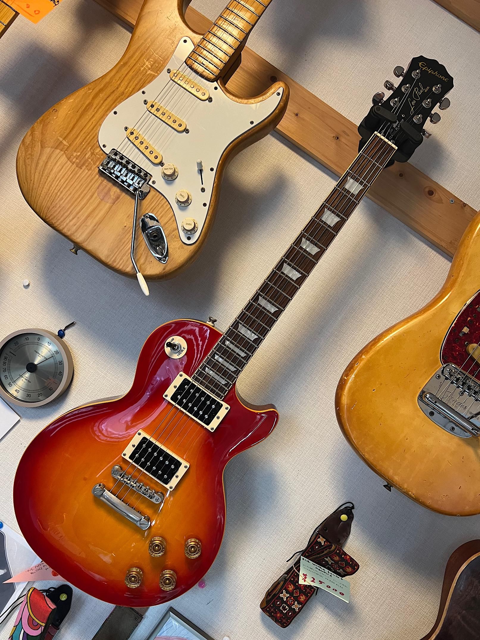 EPIPHONE LESPAUL CLASSIC PLAIN TOP ギブソン直系エピフォンのレスポール！ - ギター買取 東京 - ギター のじゃべらぼう