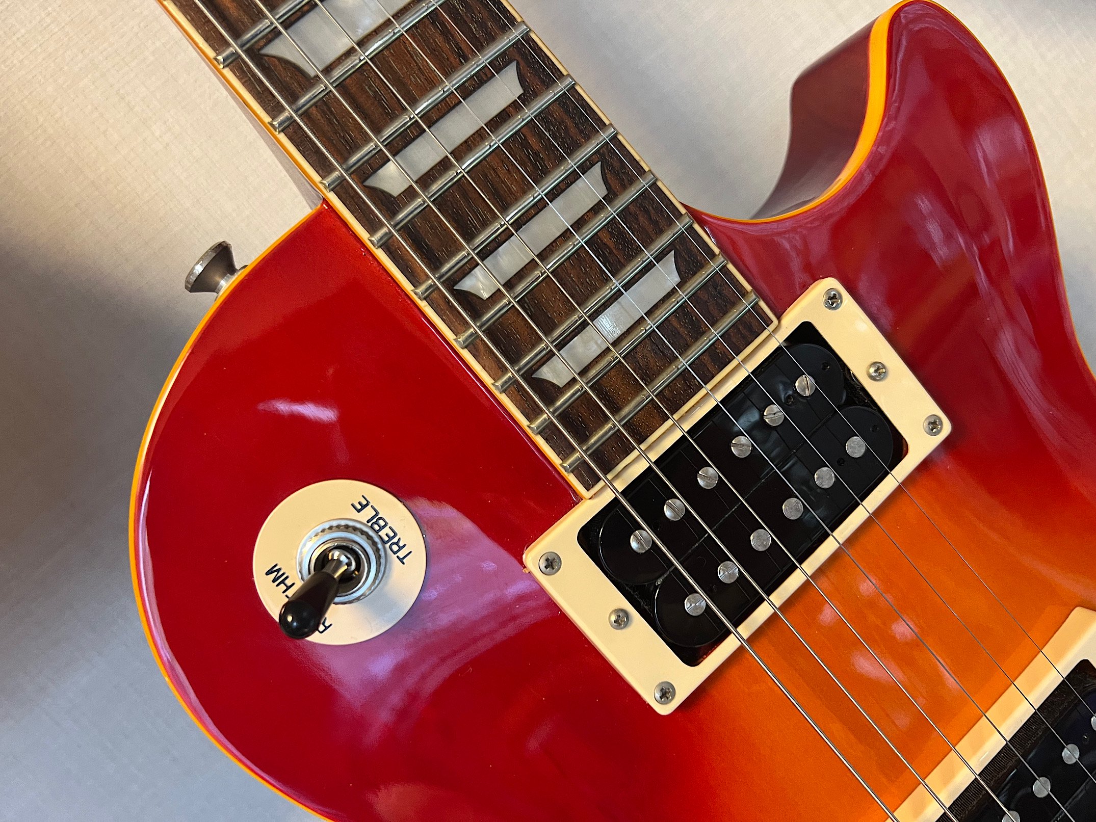 EPIPHONE LESPAUL CLASSIC PLAIN TOP ギブソン直系エピフォンのレスポール！ - ギター買取 東京 - ギター のじゃべらぼう