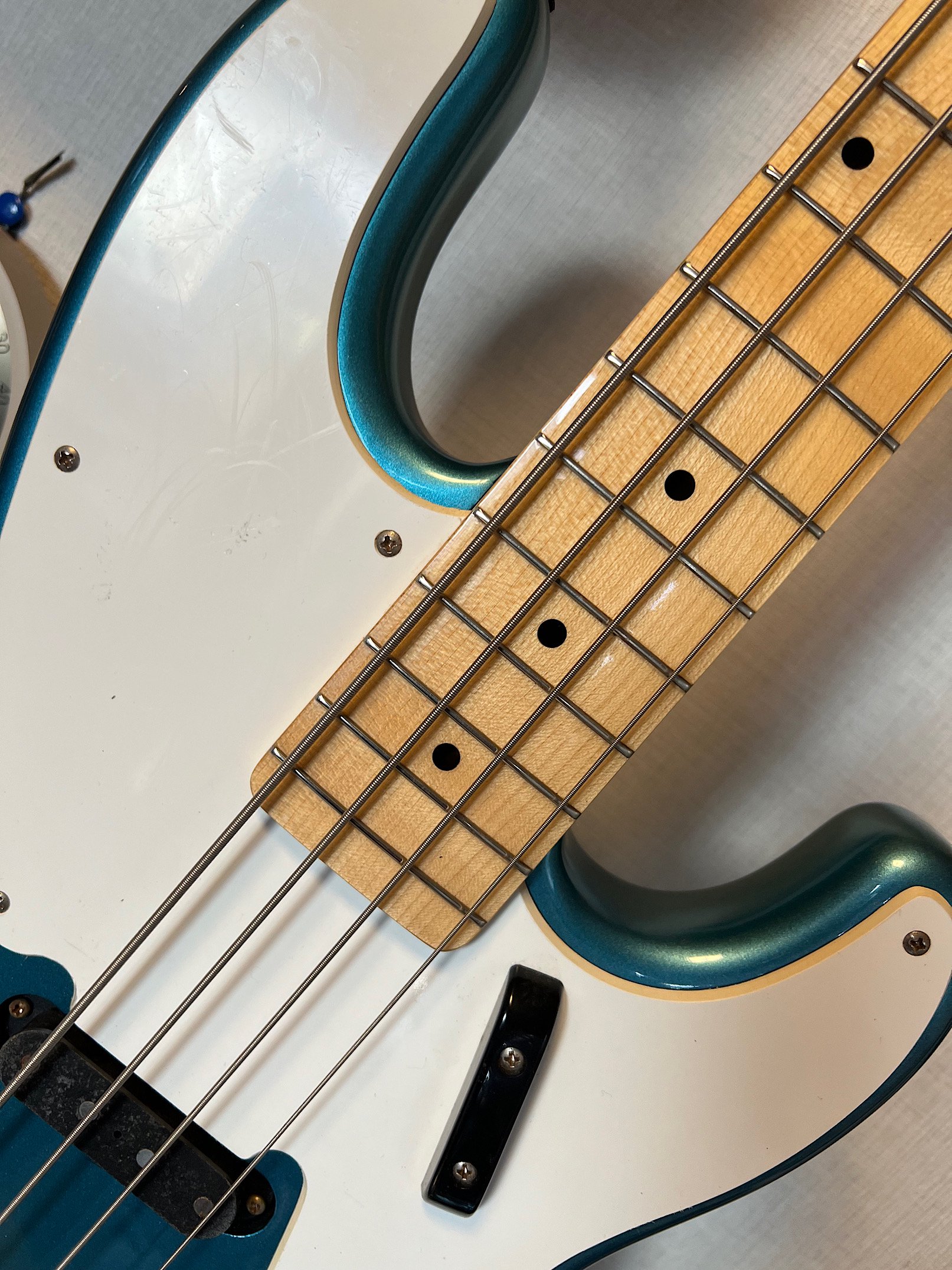 SQUIER CLASSIC VIBE 50s PRECISION BASS フェンダー直系スクワイアの