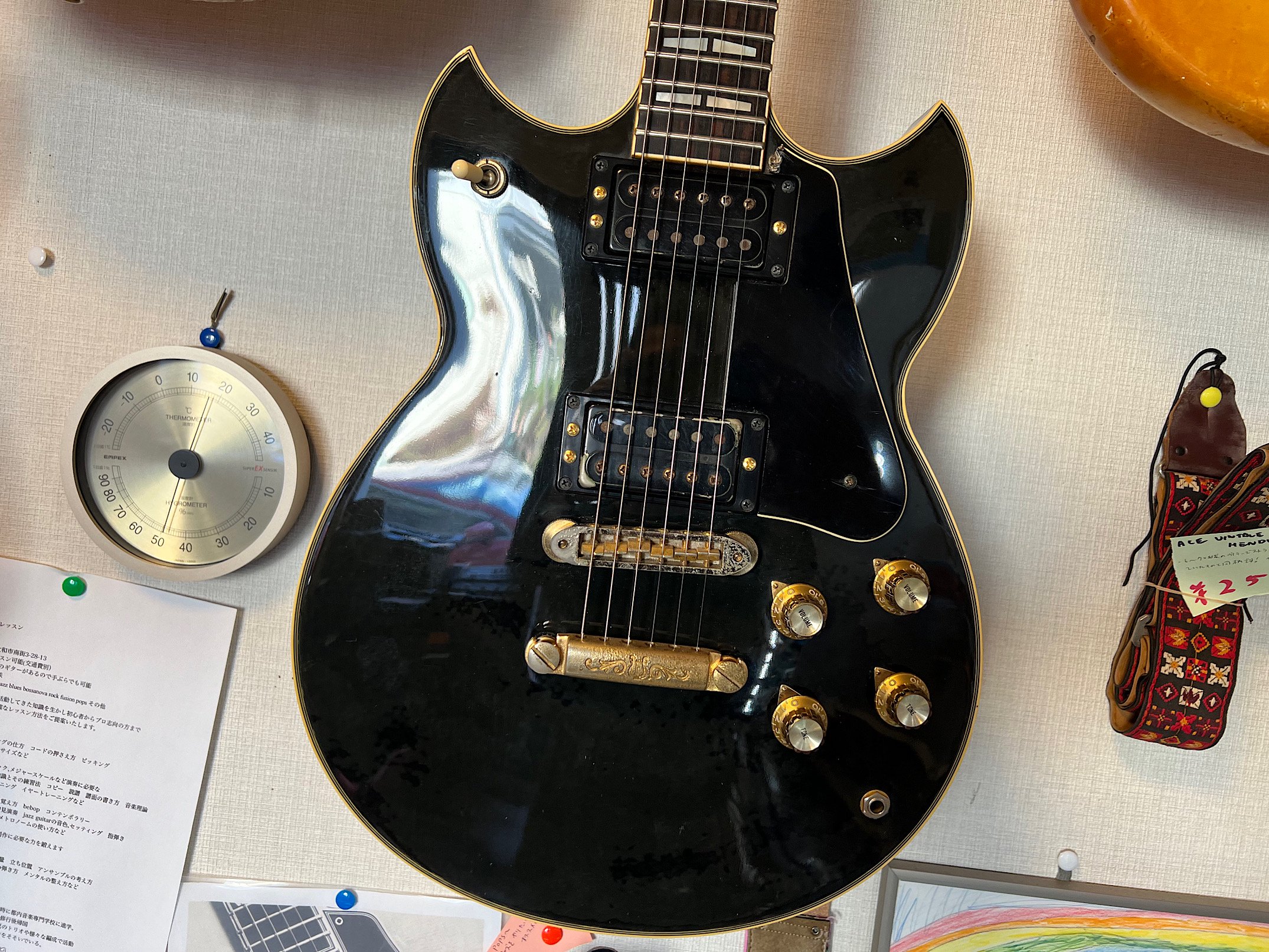 YAMAHA SG1000 82年製、ヤマハの名機SG1000です！塗装白濁あります。 - ギター買取 東京 - ギターのじゃべらぼう