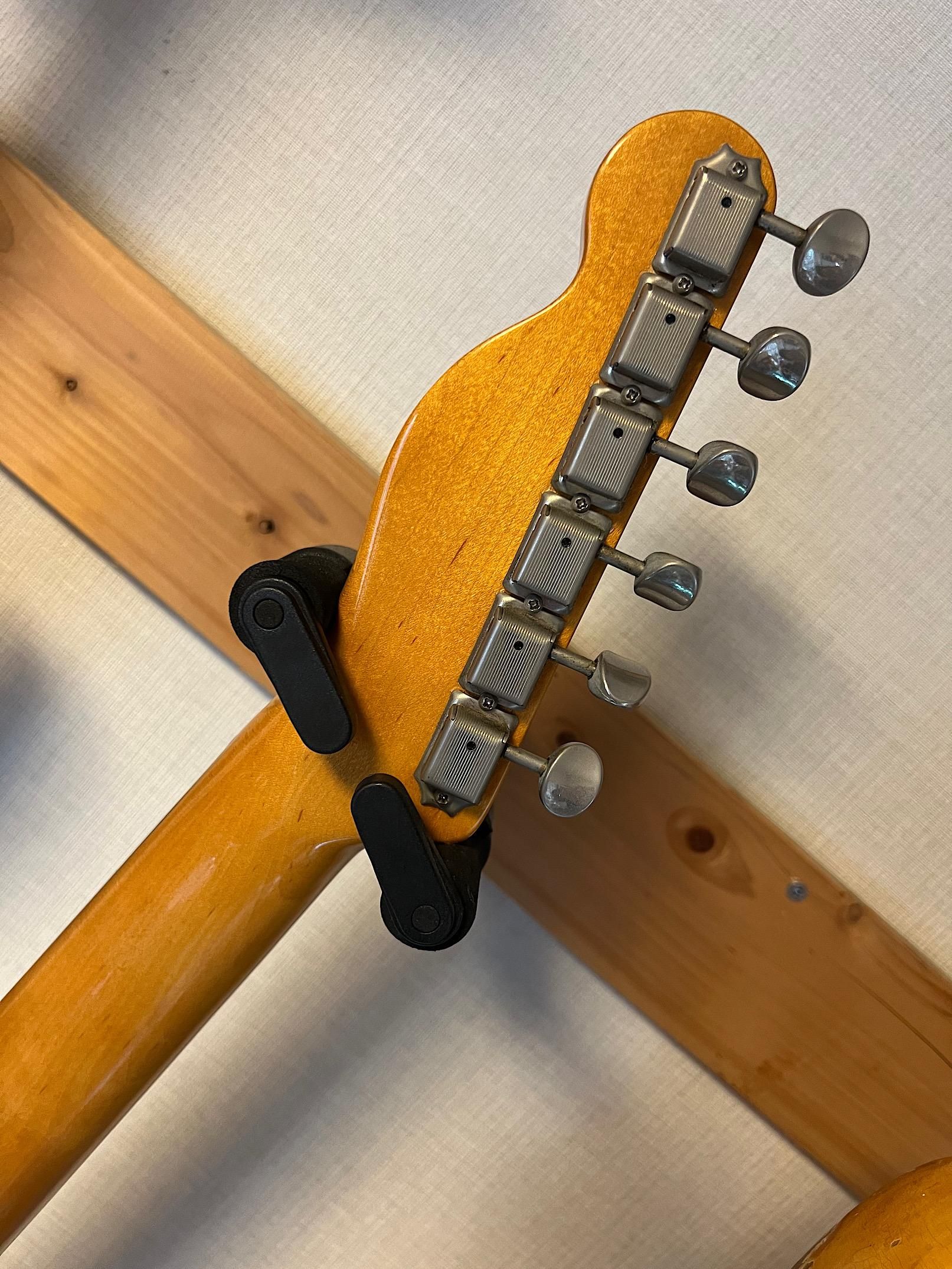 FENDER USA 62 VINTAGE CUSTOM TELECASTER タマの少ない FENDER USA 62 VINTAGE CUSTOM TELECASTER タマの少ない