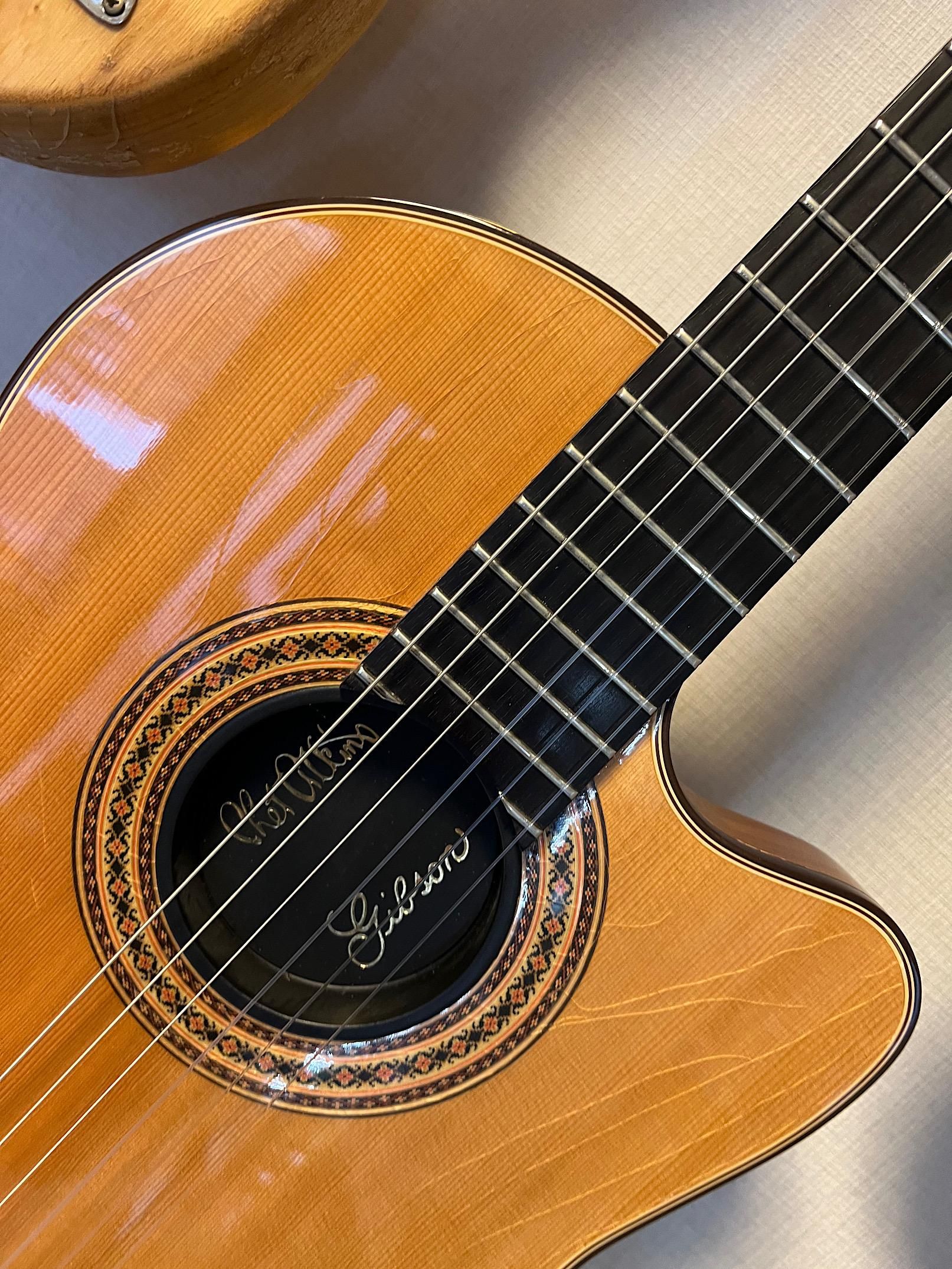 ギブソン　チェットアトキンス　CEモデル Gibson Chet Atkins CE (Nylon Strings)|ドルフィンギターズ