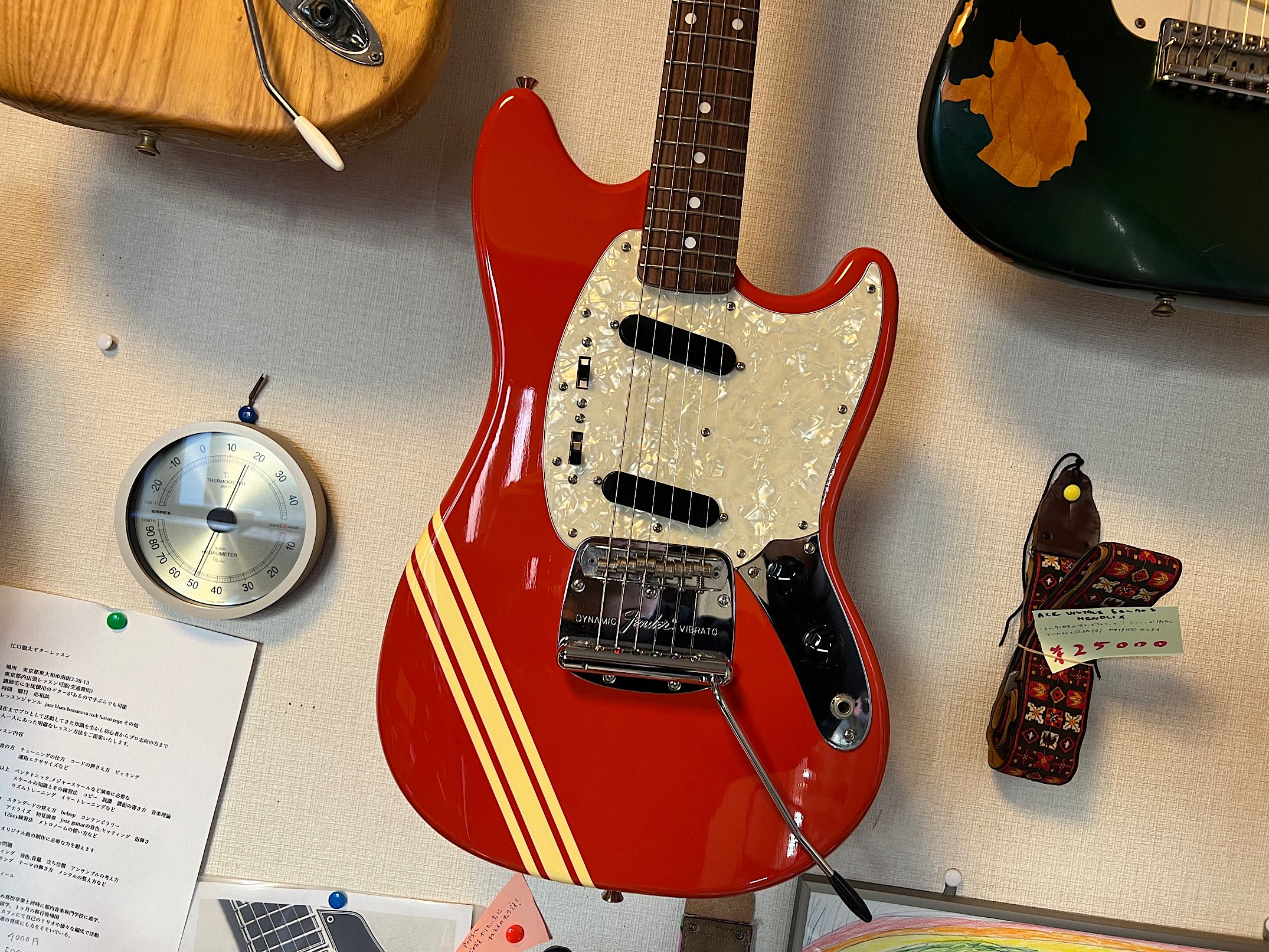 FENDER J MG73/CO コンペカラーのフェンジャパ73仕様のムスタング！ロッド効きしろありません。 - ギター買取 東京 -  ギターのじゃべらぼう