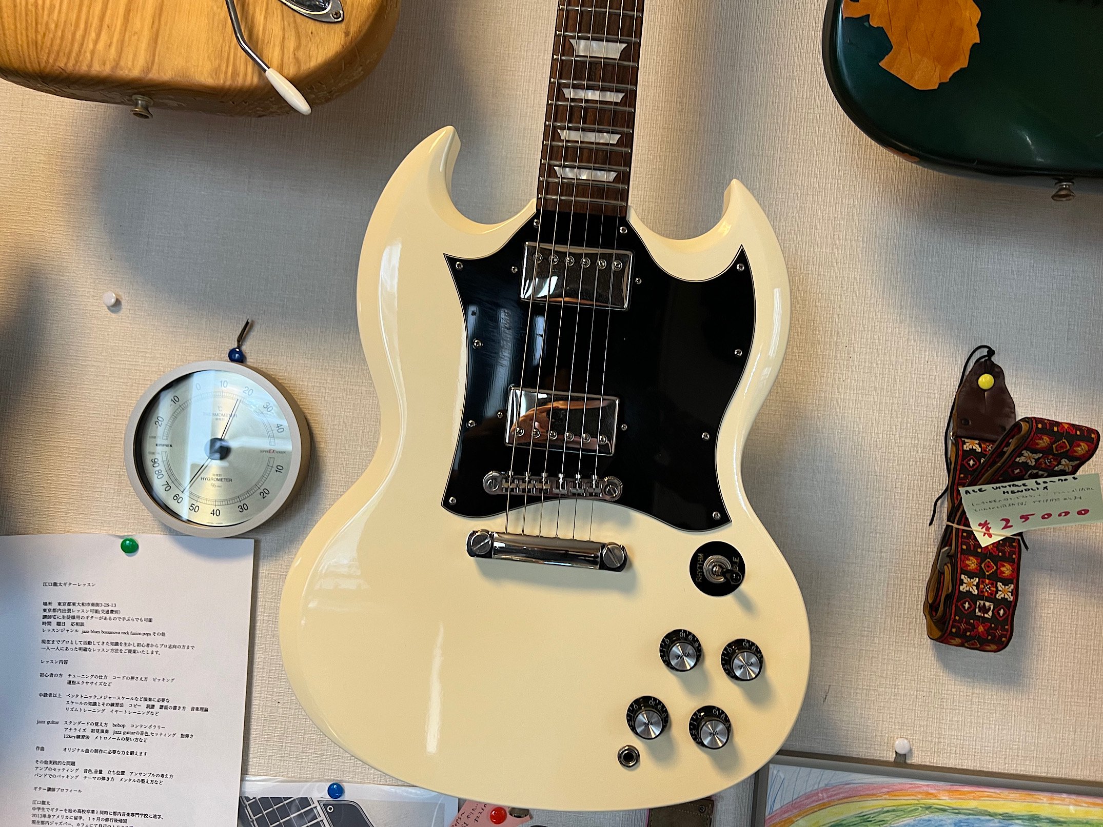 EPIPHONE 1966 G-400 LTD エピフォンSGのラージガード仕様のリミテッドモデル！アルパインホワイトカラー、状態も良いです！ -  ギター買取 東京 - ギターのじゃべらぼう