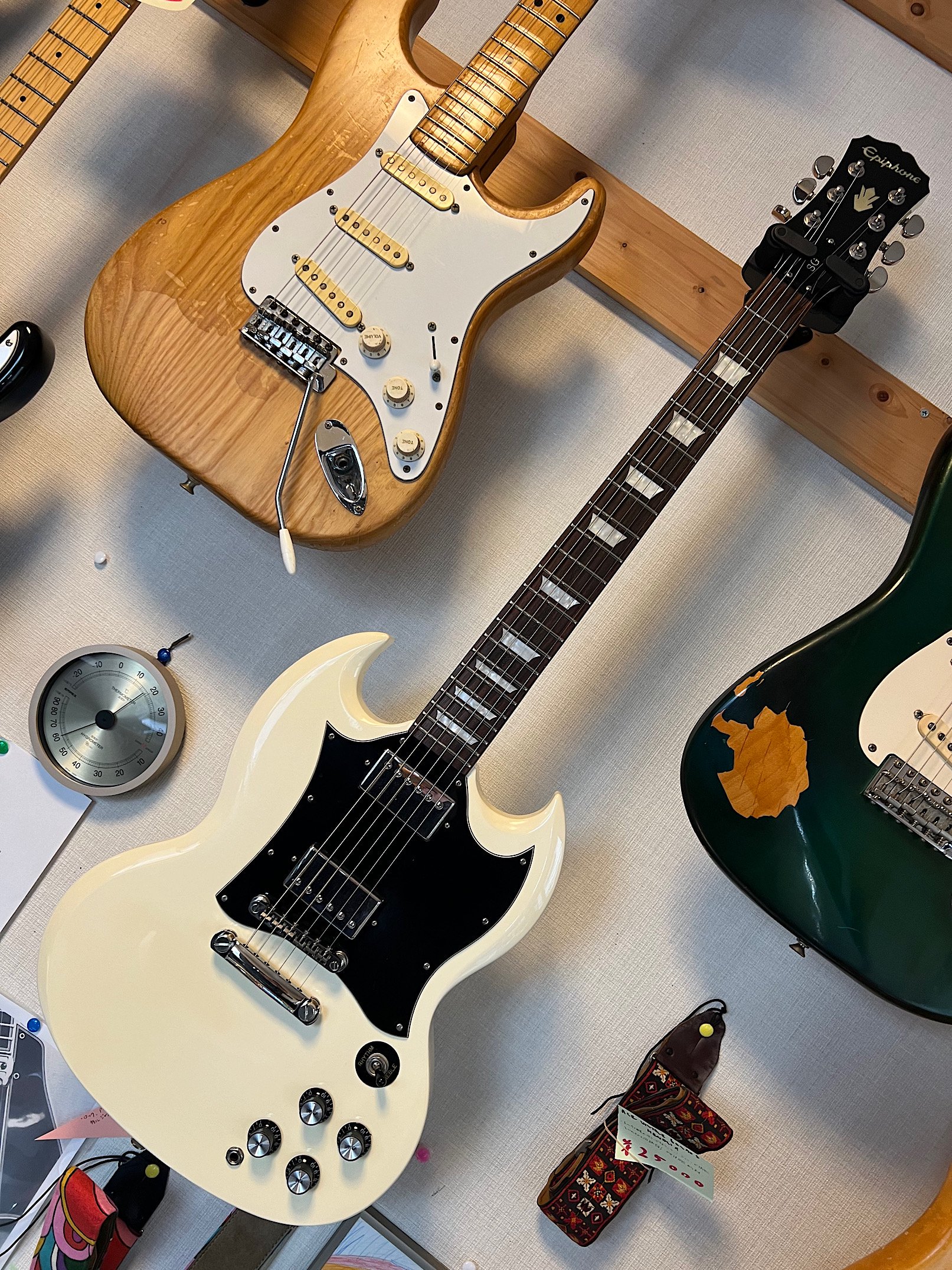 EPIPHONE 1966 G-400 LTD エピフォンSGのラージガード仕様のリミテッドモデル！アルパインホワイトカラー、状態も良いです！ -  ギター買取 東京 - ギターのじゃべらぼう