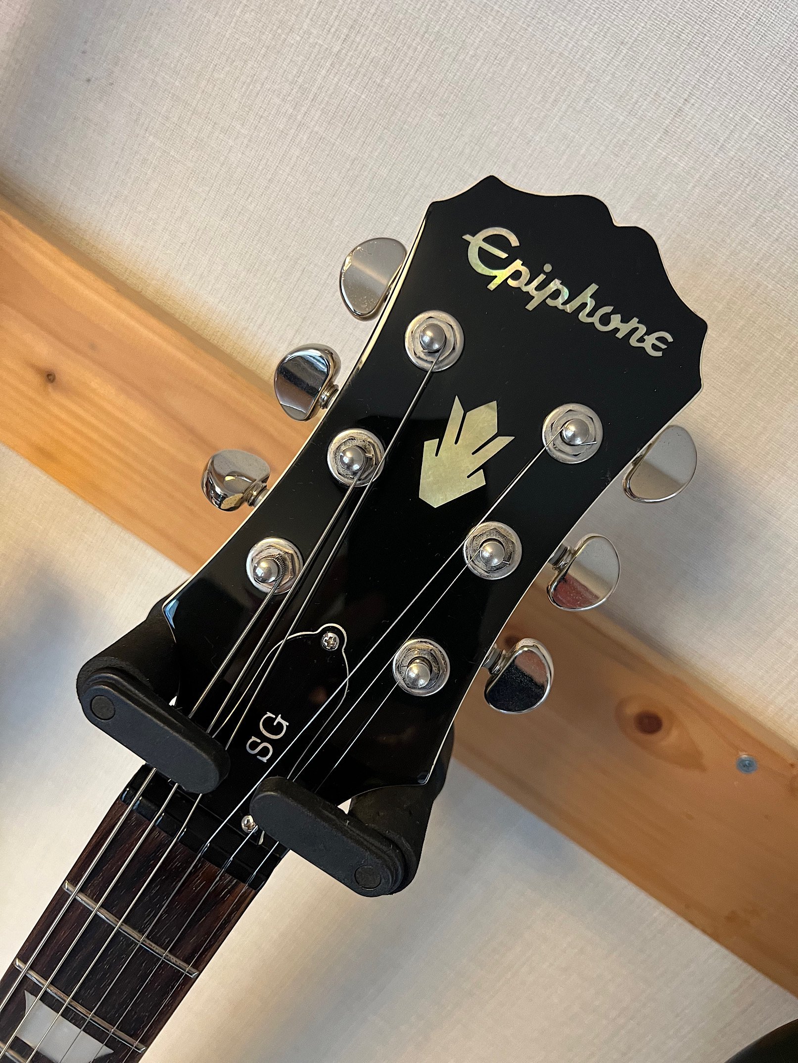 EPIPHONE 1966 G-400 LTD エピフォンSGのラージガード仕様のリミテッドモデル！アルパインホワイトカラー、状態も良いです！ -  ギター買取 東京 - ギターのじゃべらぼう