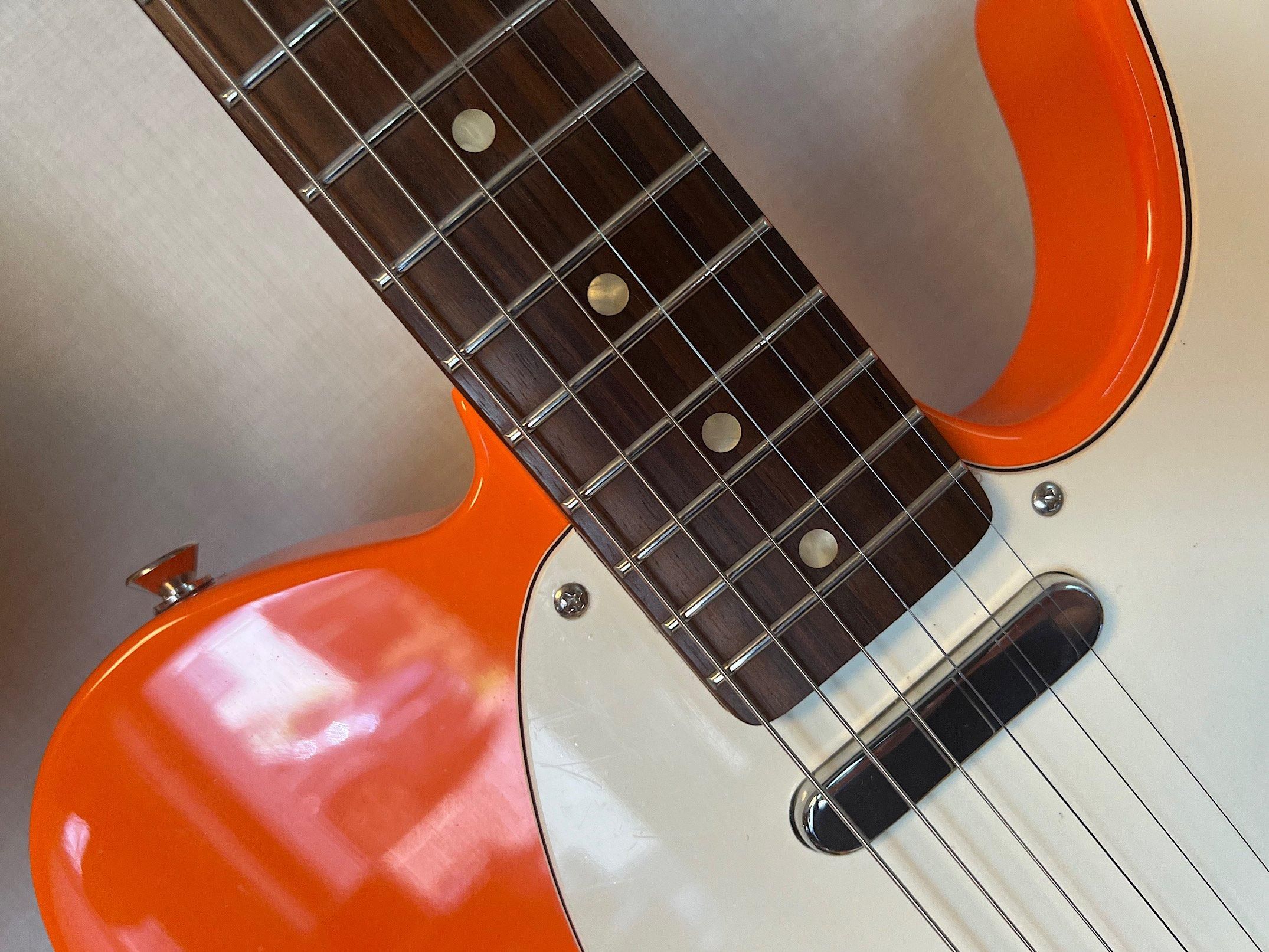 SQUIER AFFINITY TELECASTER オレンジ色がかわいいエントリー SQUIER AFFINITY TELECASTER オレンジ色がかわいいエントリー