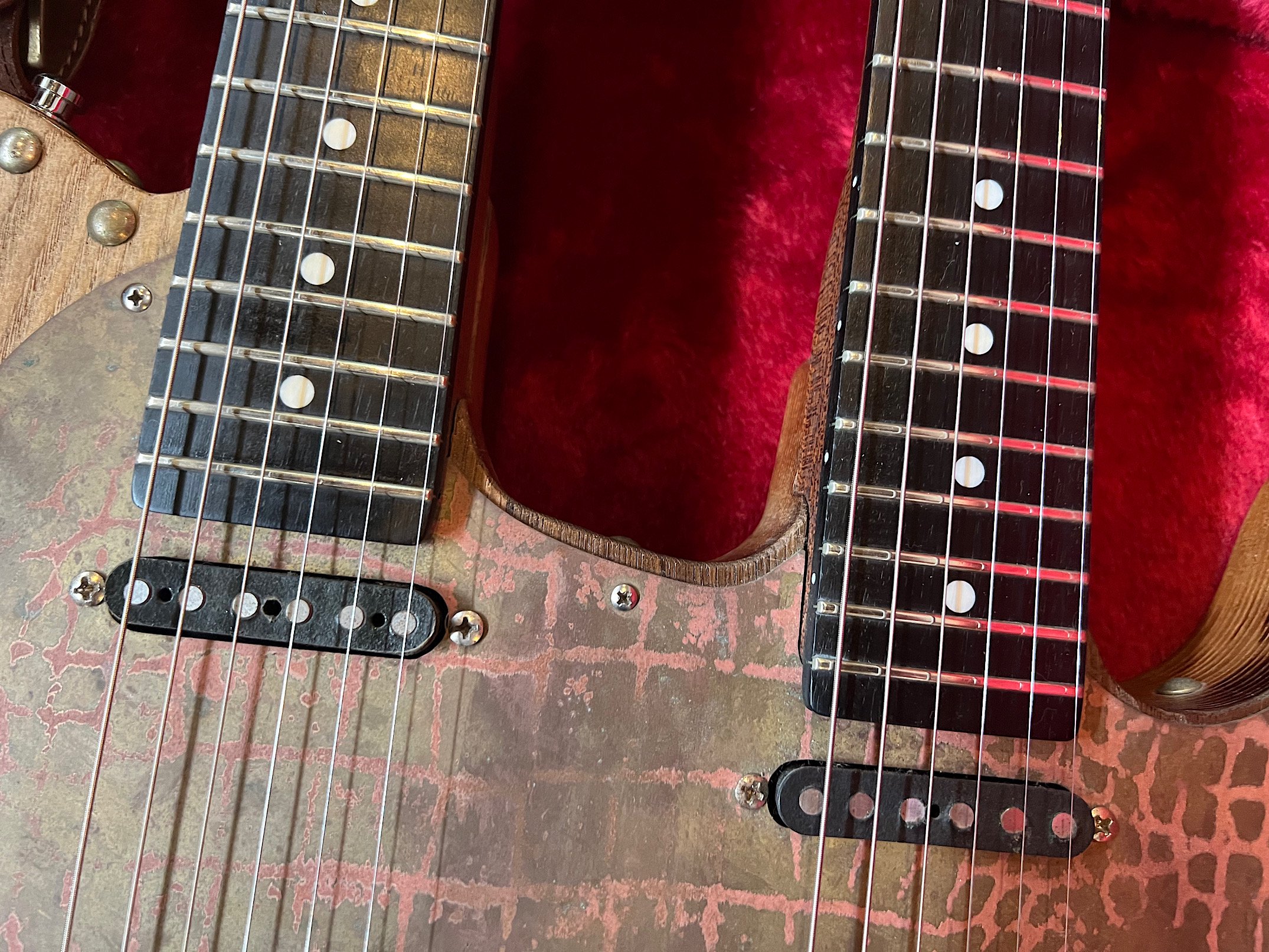 PAOLETTI GUITARS NANCY WINE DOUBLE NECK イタリア／パオレッティのレアなダブルネック！130年以上経過した古木を使用し、独特のサウンドと風合いです！  - ギター買取 東京 - ギターのじゃべらぼう