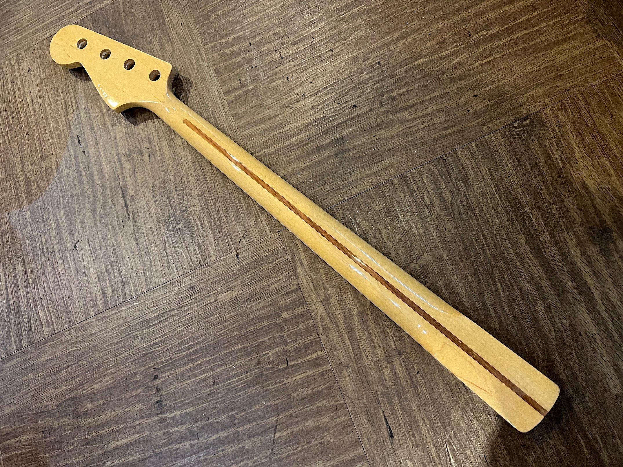 FERNANDES FJB-65 FRETLESS NECK 未使用で発掘された70S