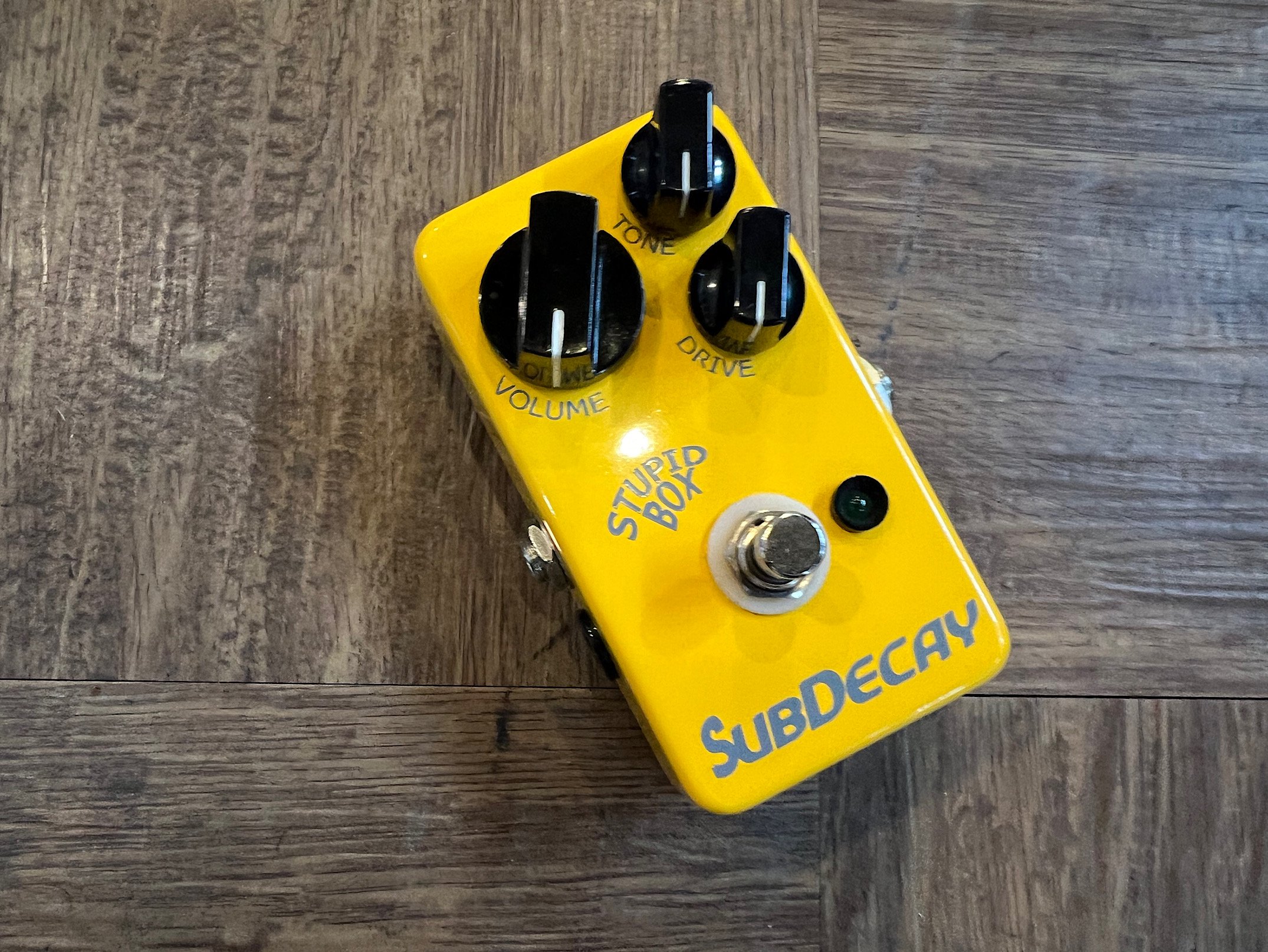 SUBDECAY STUPID BOX 内部コントローラーとあわせて幅広いドライブサウンドを操れます！ - ギター買取 東京 - ギターのじゃべらぼう