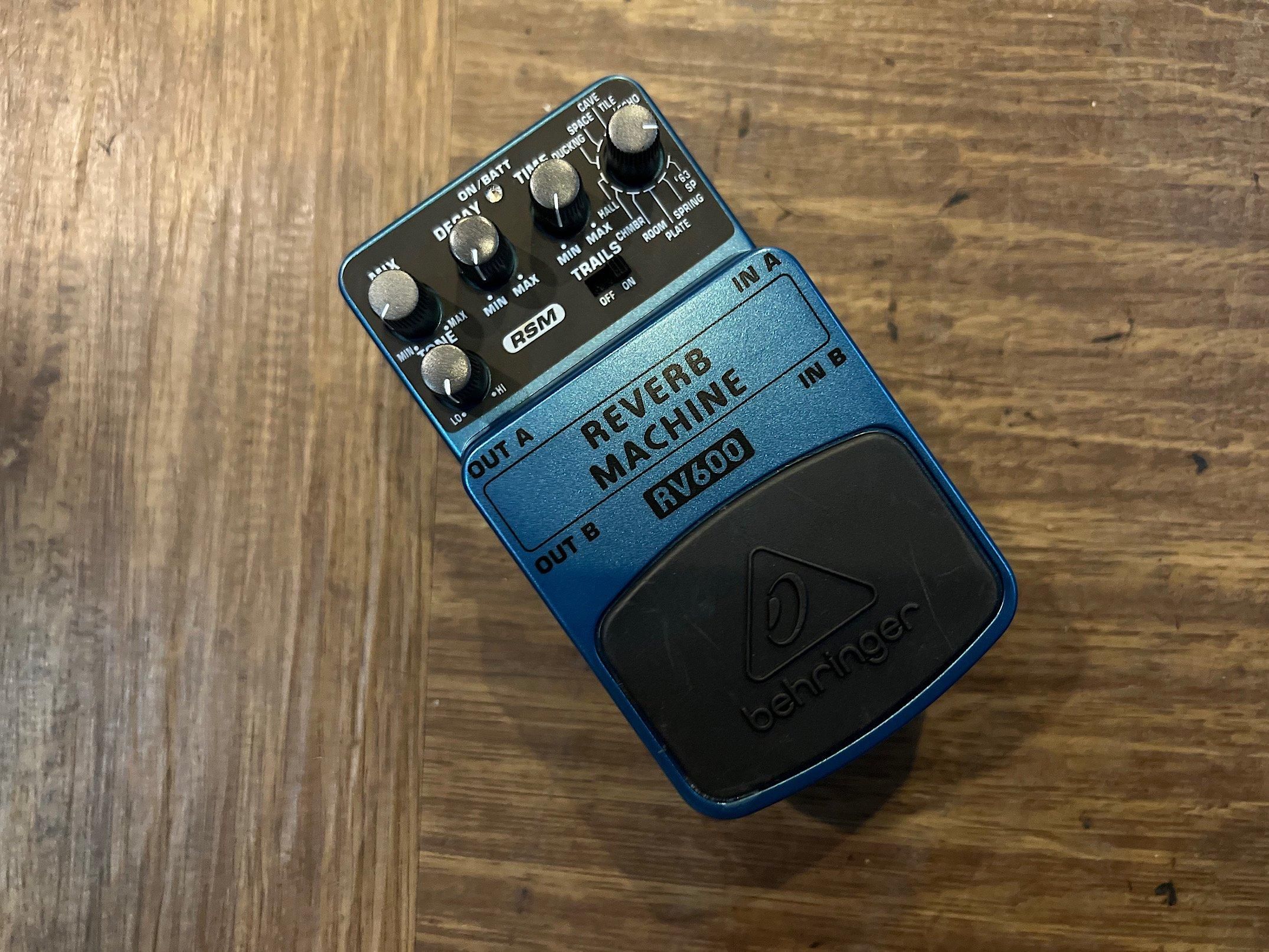 BEHRINGER RV-600 結構愛用者をよく見るベリンガーのリバーブ