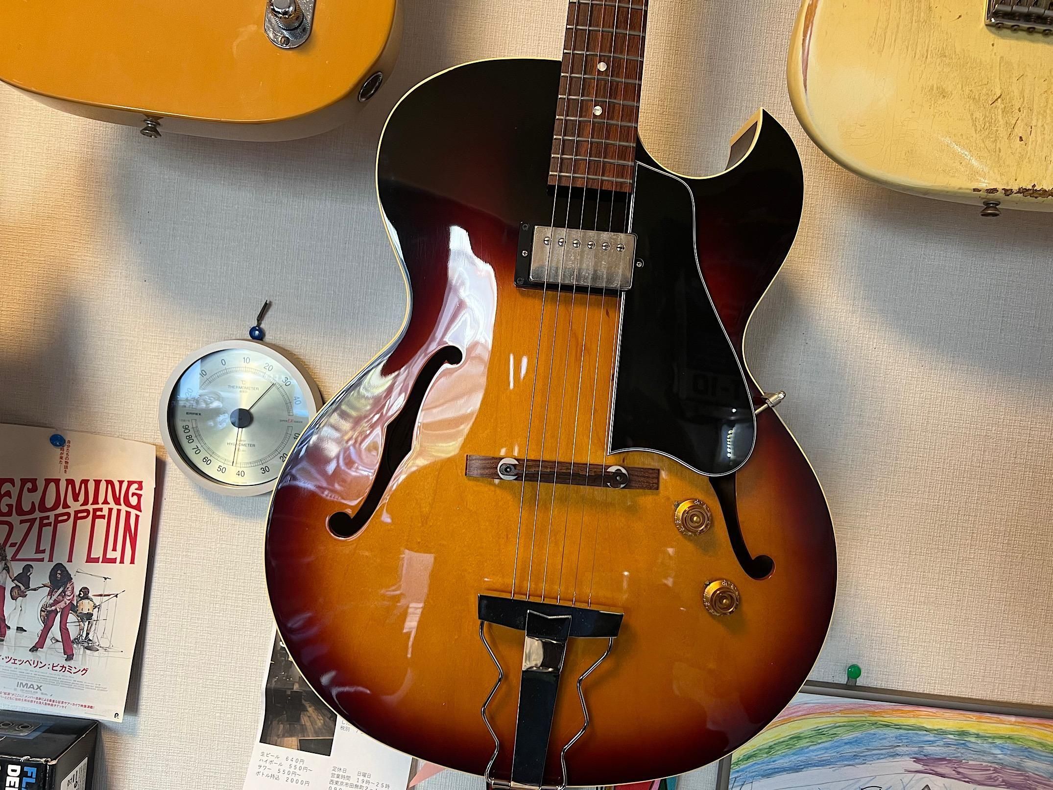 Archtop tribute AT101 フルアコ Yahoo!オークション - Archtop Tribute AT101 フルアコ アーチ