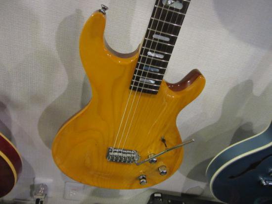 LINE6 VARIAX700 LINE6モデリングギター！質の良いフジゲン製の本体を 