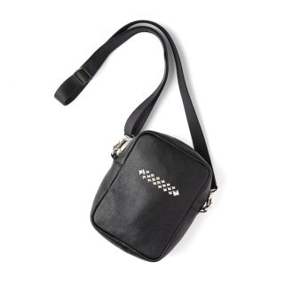 CALEE キャリー STUDS LEATHER SHOULDER POUCH ＜TYPE A＞<img class='new_mark_img2' src='https://img.shop-pro.jp/img/new/icons14.gif' style='border:none;display:inline;margin:0px;padding:0px;width:auto;' />
