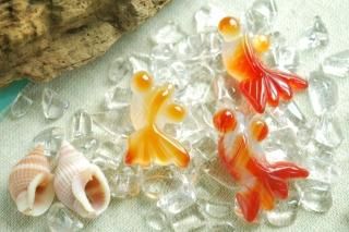 【穴あき】金魚 アゲート(瑪瑙) 1粒売り バラ売り ビーズ お守り石