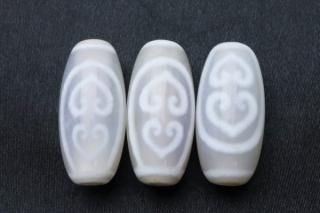約25mm 老玉髄白天珠【双心天珠】1個 恋愛成就、夫婦・家庭円満