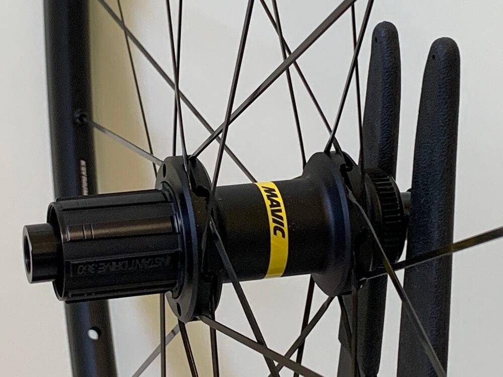 マビック MAVIC キシリウムS ディスク 105ローター&25cタイヤ付き - 自転車