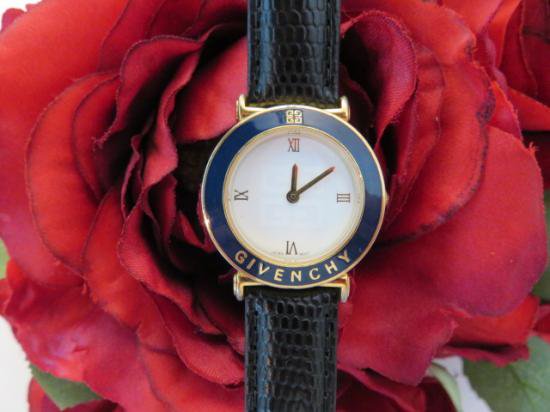 GIVENCHY ジバンシー時計 時計 レディース腕時計 ホワイト
