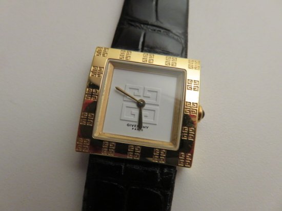 希少モデル‼ ヴィンテージ GIVENCHY ゴールド 白文字盤ロゴ 時計 
