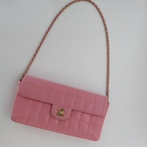 CHANEL チョコバー ラムスキン ショルダーバッグ ピンク - VINTAGE ECOLAND