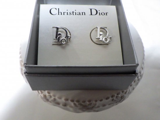 Christian Dior ディオール ロゴ ピアス | tradexautomotive.com