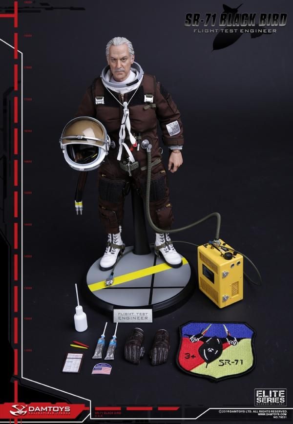 DAMTOYS SR-71 フライトテストエンジニア タイプ ホットトイズ Damtoys SR-71 Blackbird Test Pilot | HLJ.com