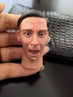<img class='new_mark_img1' src='https://img.shop-pro.jp/img/new/icons25.gif' style='border:none;display:inline;margin:0px;padding:0px;width:auto;' />送料無料  1/6 Doudou パニック  欧米男性  ヘッド 