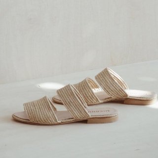 <img class='new_mark_img1' src='https://img.shop-pro.jp/img/new/icons14.gif' style='border:none;display:inline;margin:0px;padding:0px;width:auto;' /> mikanu ladys woven sandle (flat )