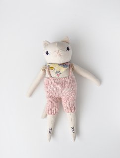 <img class='new_mark_img1' src='https://img.shop-pro.jp/img/new/icons14.gif' style='border:none;display:inline;margin:0px;padding:0px;width:auto;' />PDC  MEDIUM CAT /with handknit romper (cream/pink)