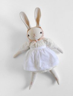 <img class='new_mark_img1' src='https://img.shop-pro.jp/img/new/icons14.gif' style='border:none;display:inline;margin:0px;padding:0px;width:auto;' />PDC  LARGE bunny NATALIA with scarf (creme) swissdot 