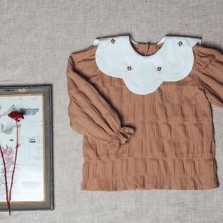 <img class='new_mark_img1' src='https://img.shop-pro.jp/img/new/icons20.gif' style='border:none;display:inline;margin:0px;padding:0px;width:auto;' />8y  LAST 1SALEDustyPink  embridary collar blouse FROM SPAIN 