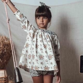 <img class='new_mark_img1' src='https://img.shop-pro.jp/img/new/icons20.gif' style='border:none;display:inline;margin:0px;padding:0px;width:auto;' />SALE!!! Ivory Flower  tunic & check Bloomer set  FROM SPAIN 